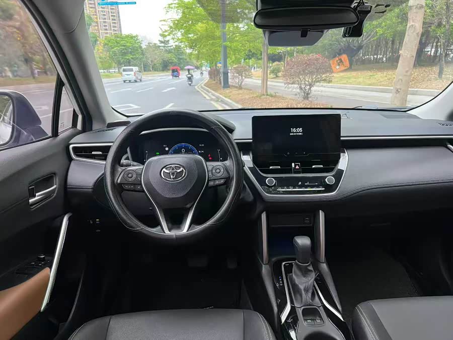 Toyota Frontlander 2023 car image #5