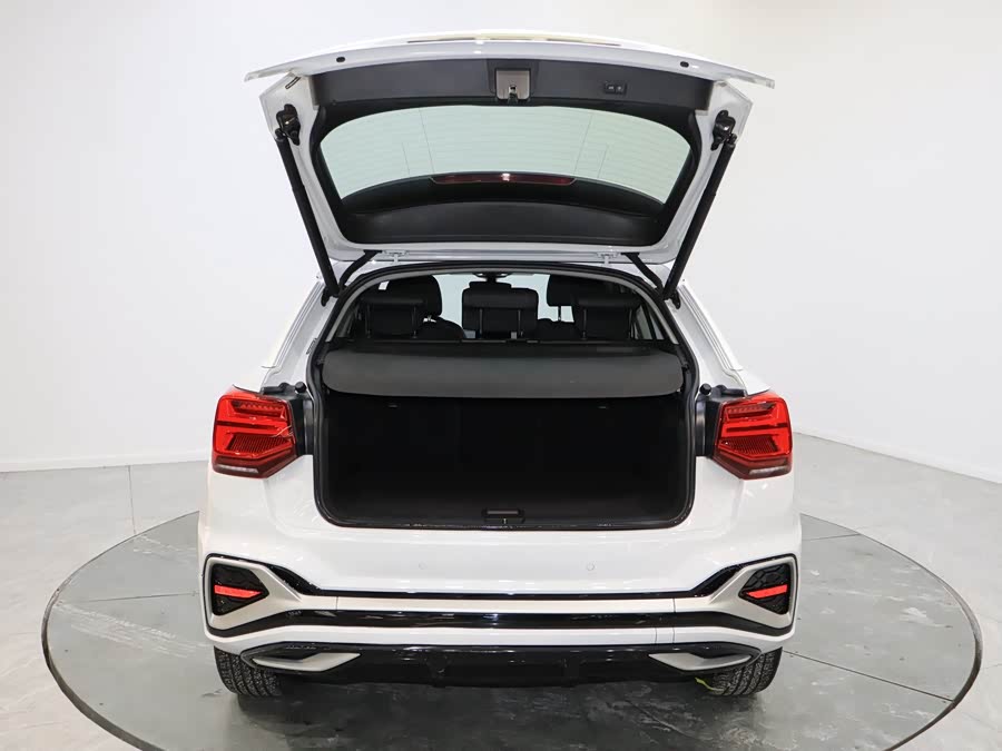 Audi Q2L 2022 car image #5