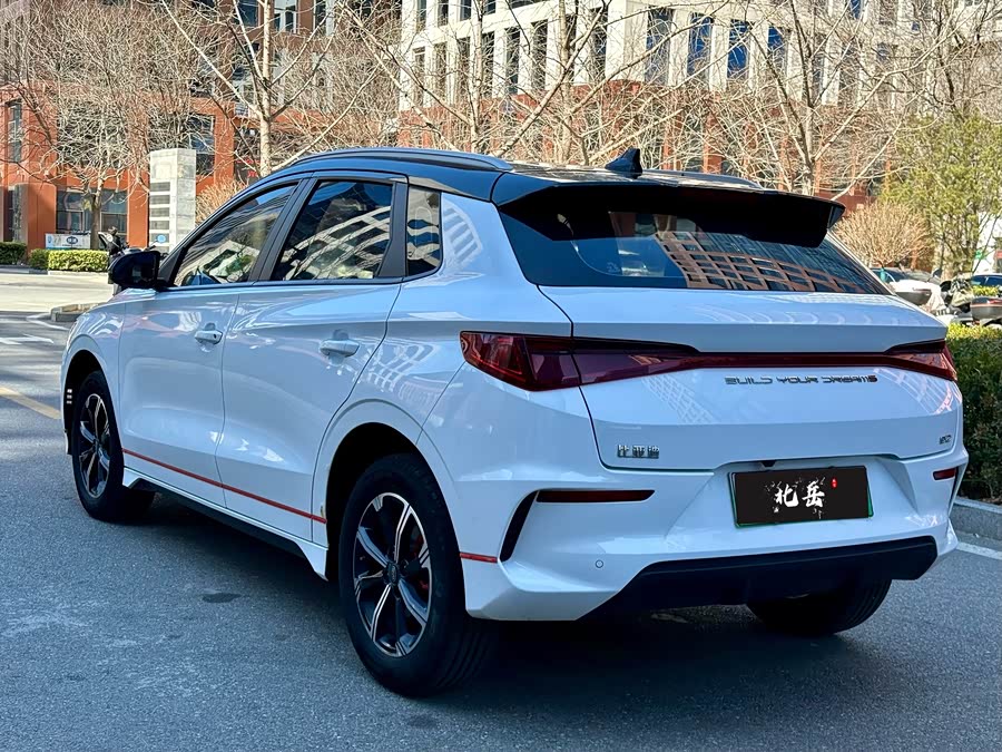 BYD e2 2019 imagem de carro #5