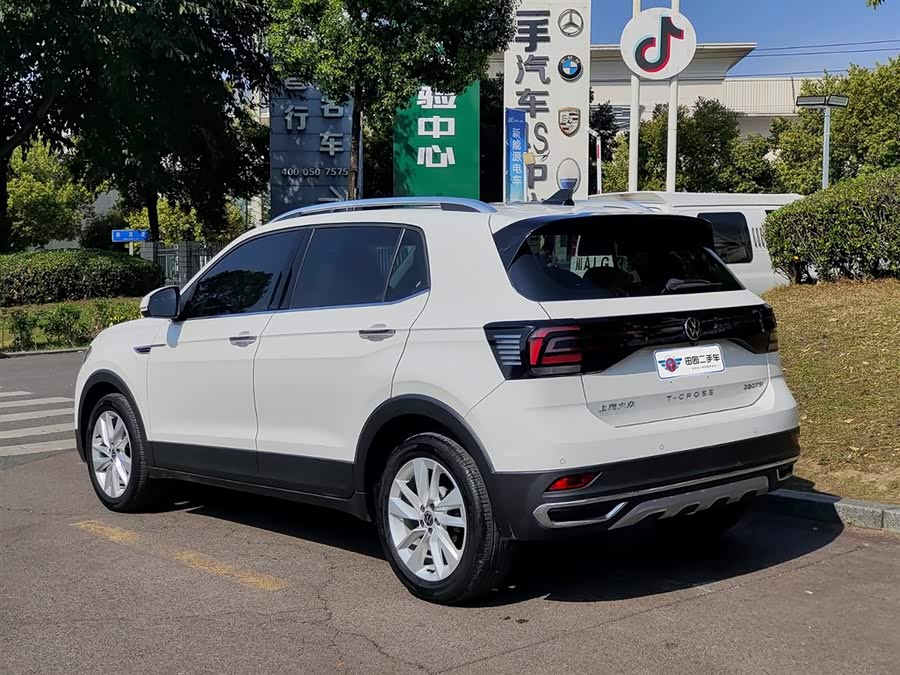 Volkswagen T-Cross 2021 car image #5