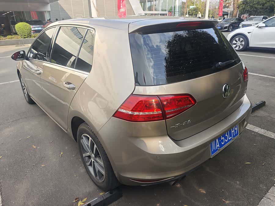 Volkswagen Golf 2015 car image #5