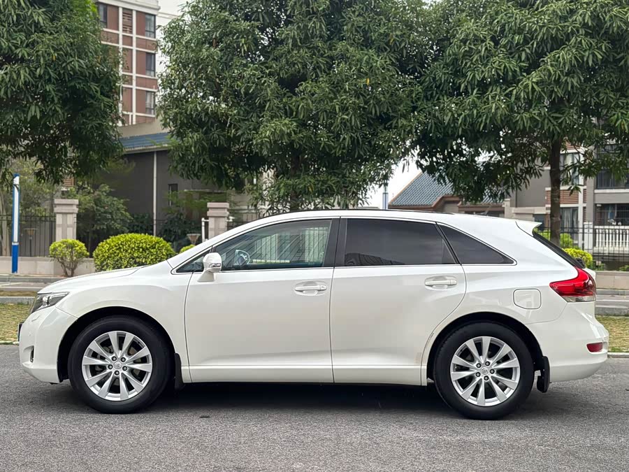 Toyota 2014 car image #5