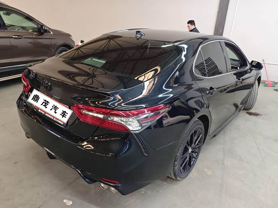 Toyota Camry 2023 car image #5