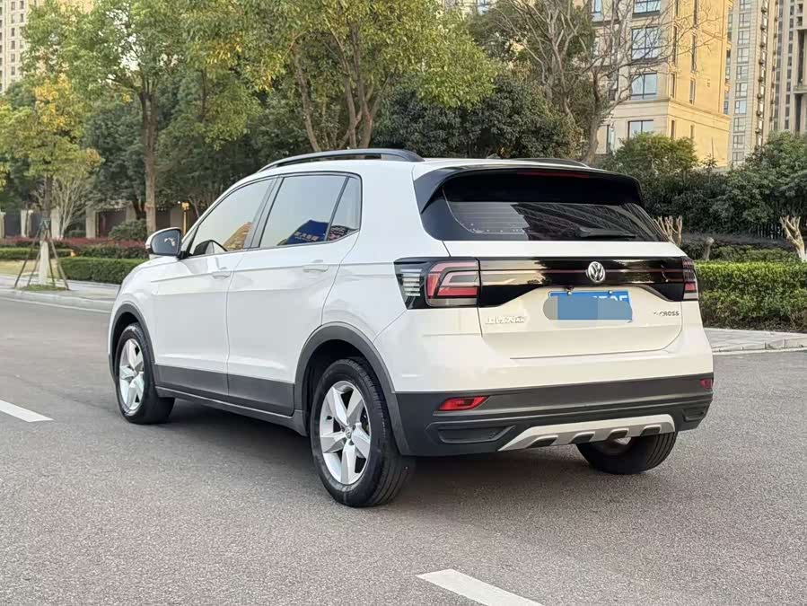 Volkswagen T-Cross 2020 car image #5