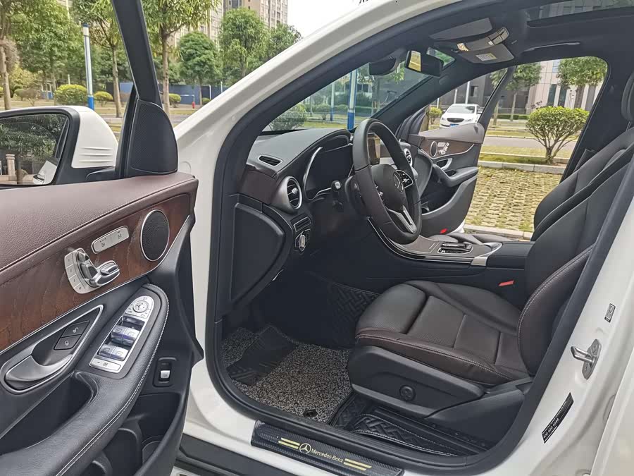 Mercedes-Benz GLC Class 2022 car image #5