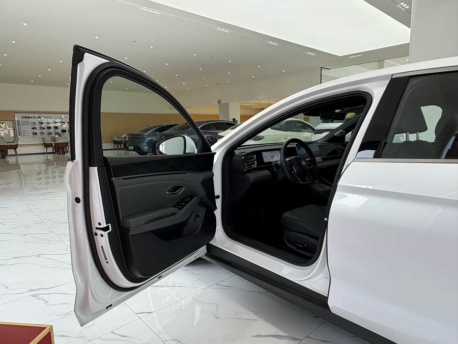 BYD Qin L 2025 car image #5