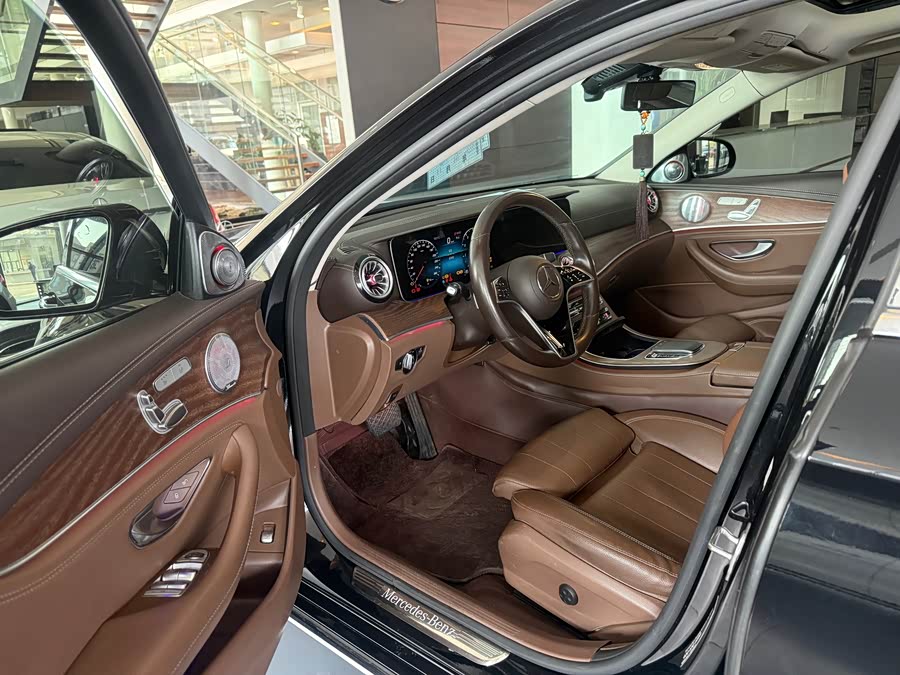 Mercedes-Benz E Class 2022 car image #5