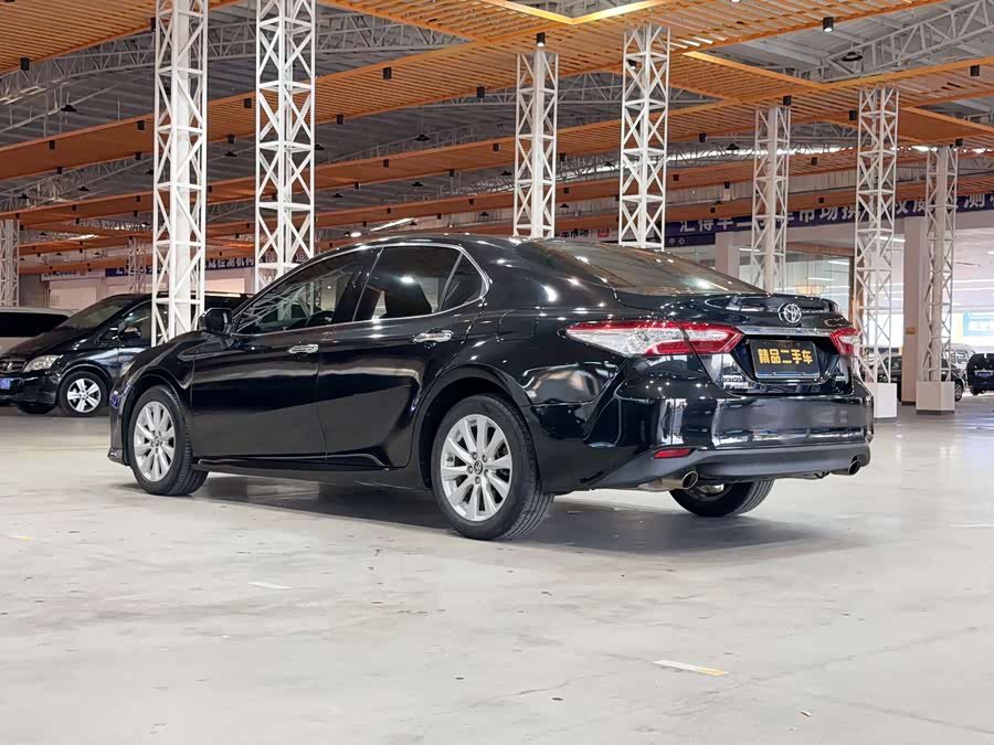 Toyota Camry 2018 immagine di auto #5