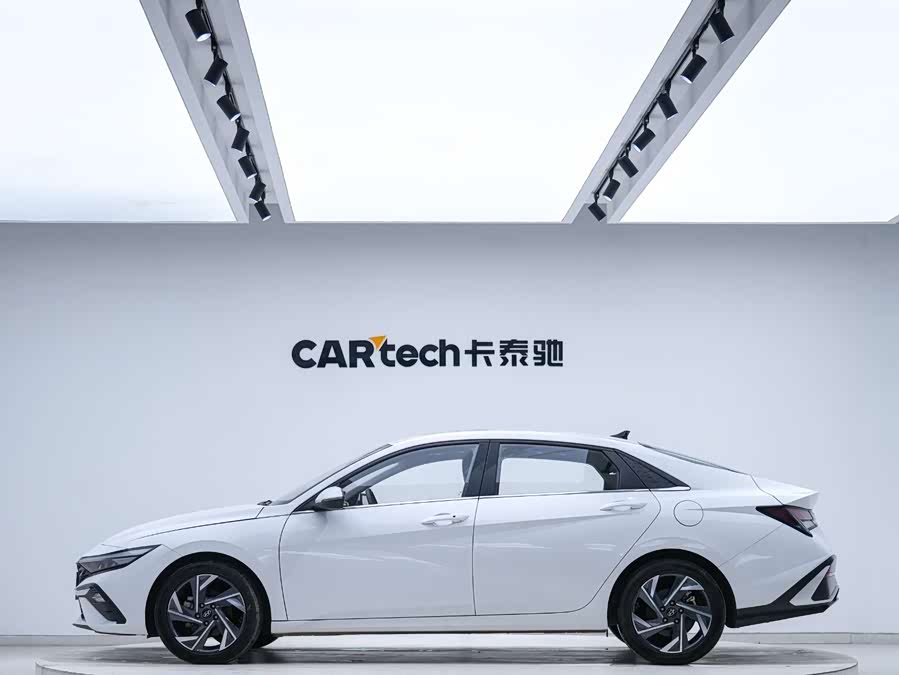 Hyundai Elantra 2024 imagen de coche #5