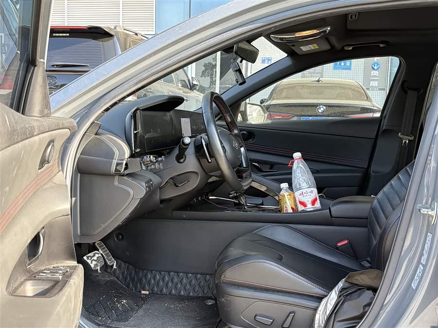 Hyundai Elantra 2021 immagine di auto #5