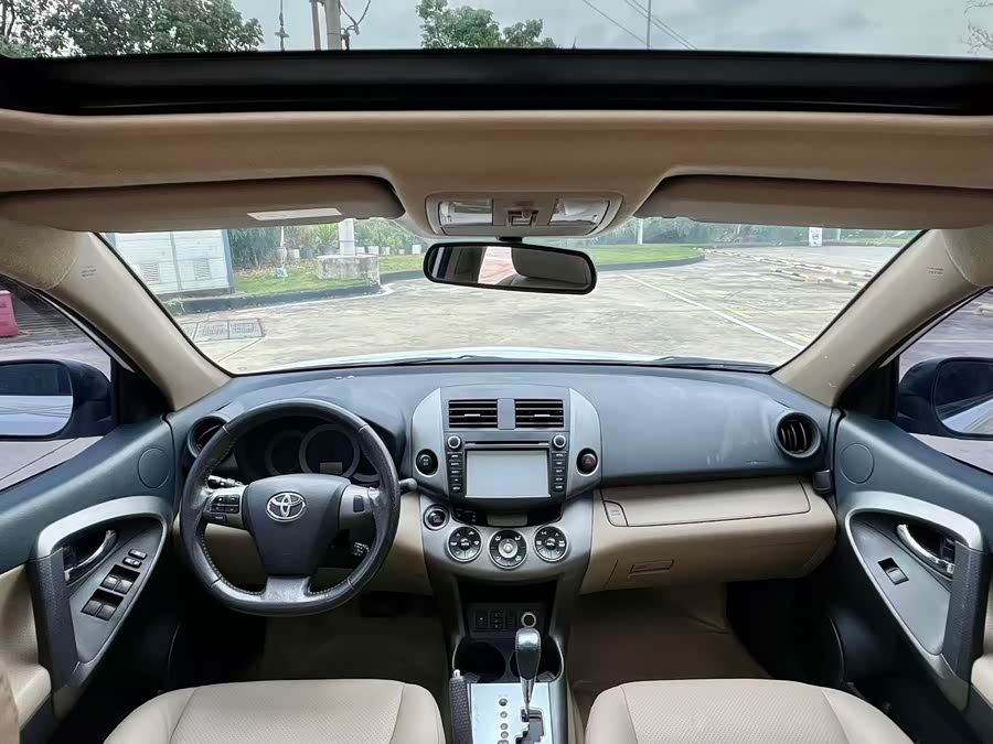 Toyota RAV4 2013 car image #5