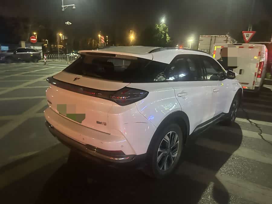 哪吒汽车 哪吒U 2022 汽车图片 #5