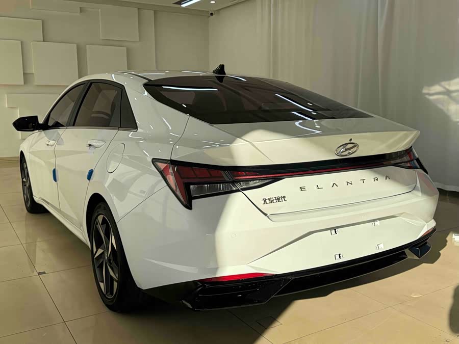 Hyundai Elantra 2021 immagine di auto #5