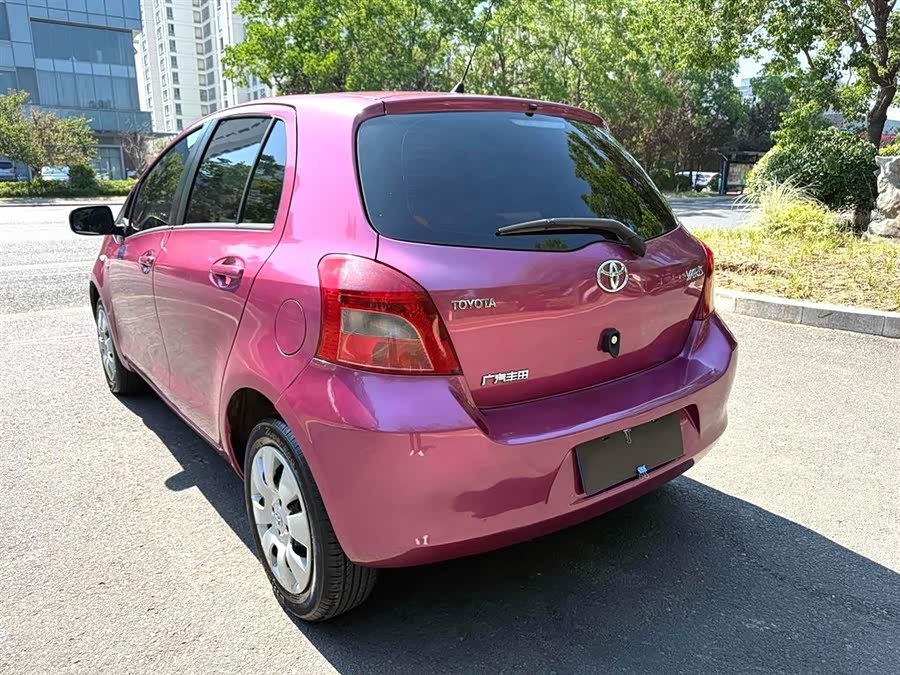 Toyota Yaris 2011 car image #5