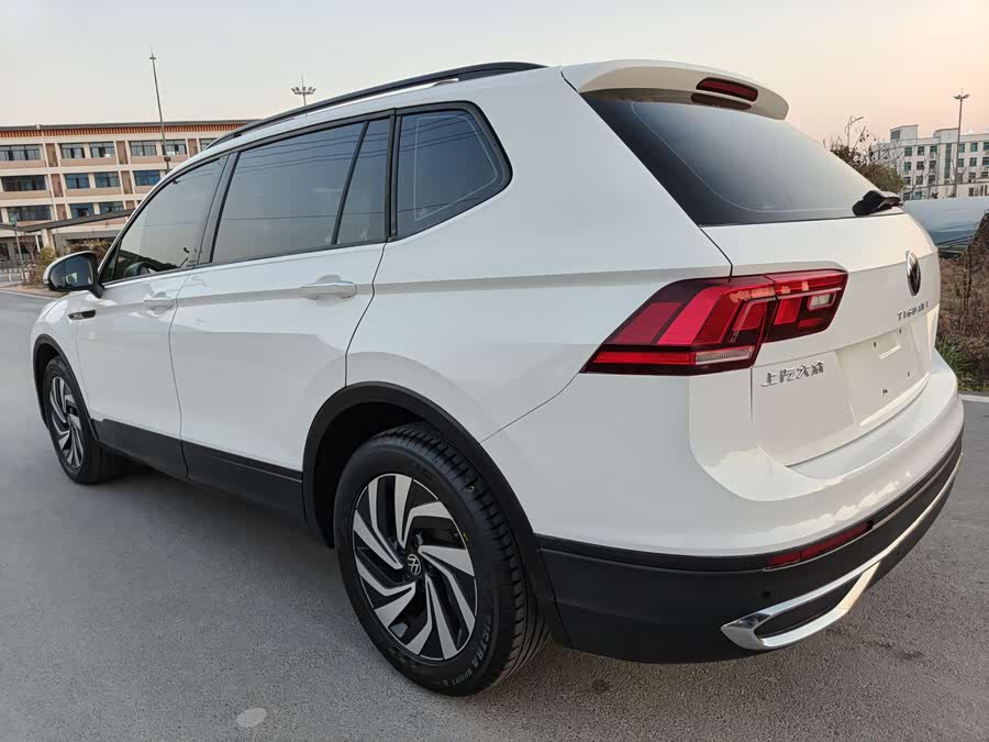 Volkswagen Tiguan L 2022 #5 Volkswagen Tiguan L 2022 car image #5