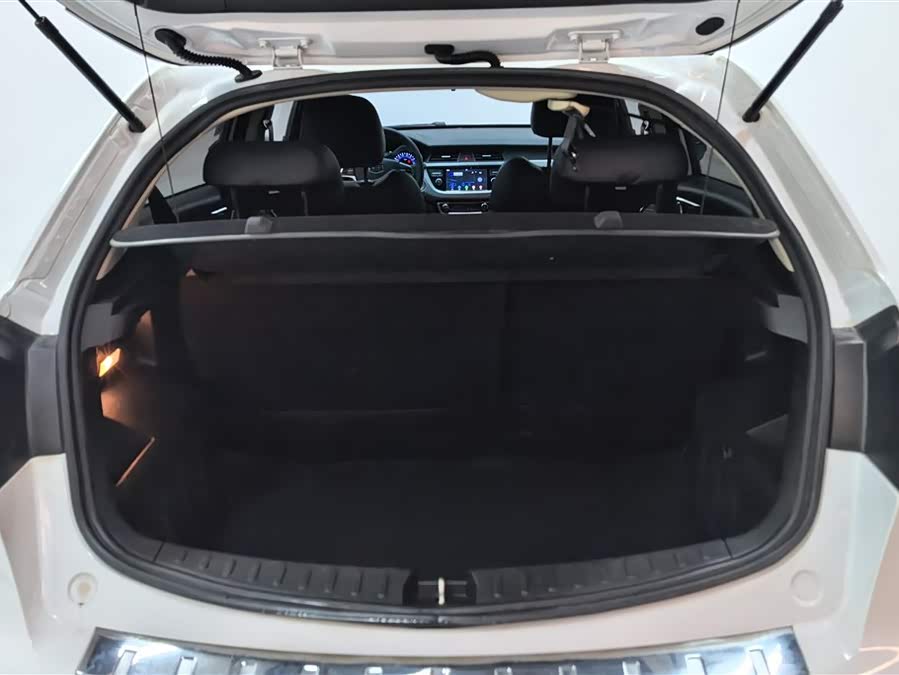 GEELY 2019 car image #5