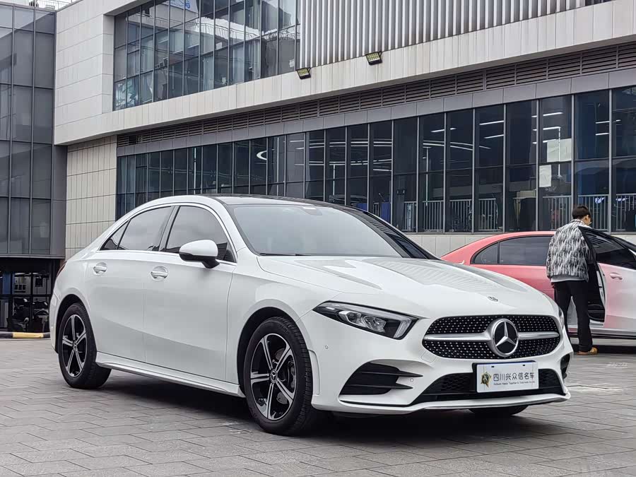 Mercedes-Benz A Class 2023 immagine di auto #5