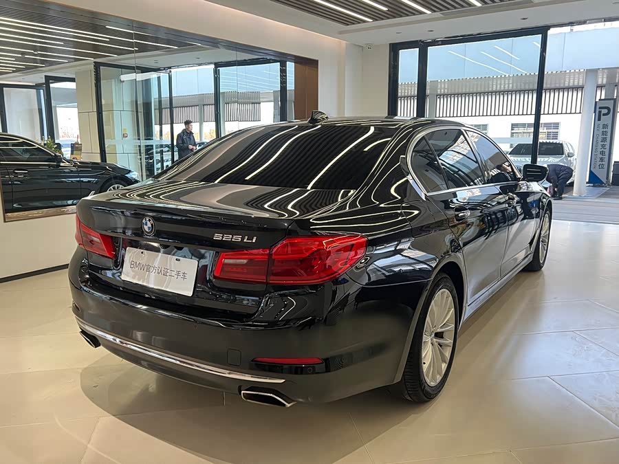 BMW 5 Series 2018 #5 BMW 5 Series 2018 car image #5
