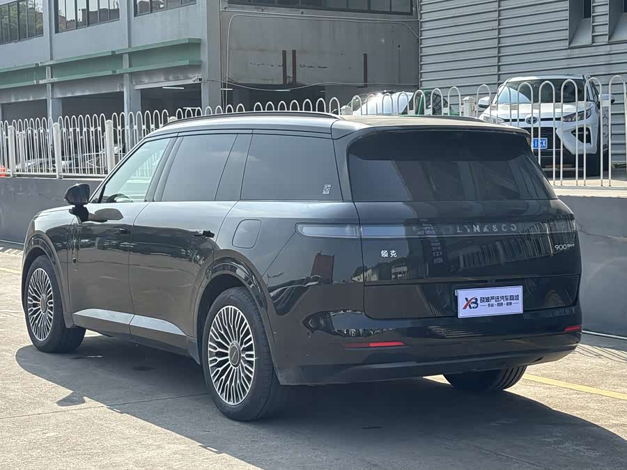Lynk & Co 900 2025 car image #5