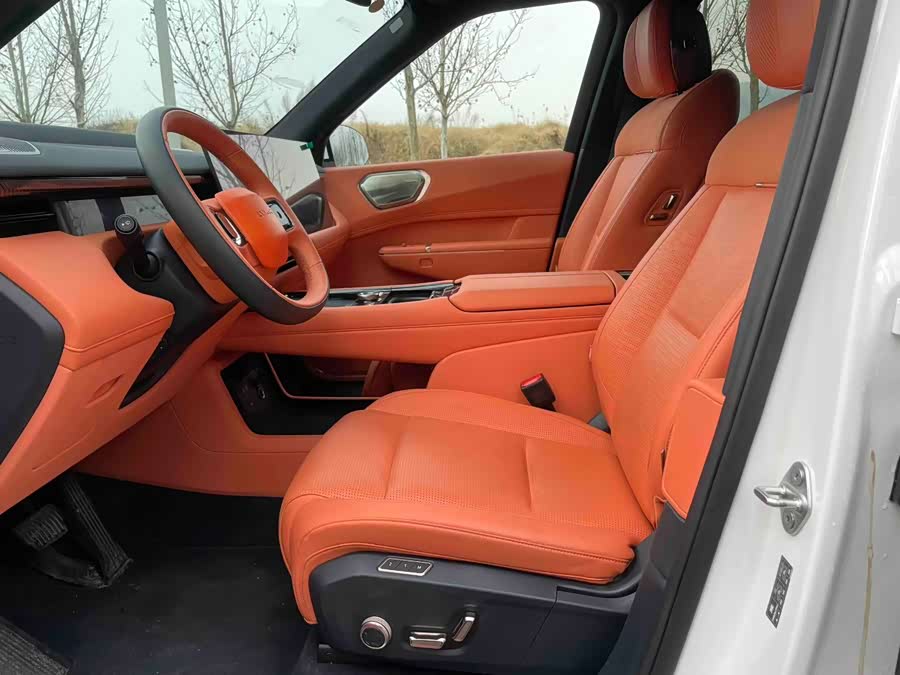 Lynk & Co 900 2025 car image #5