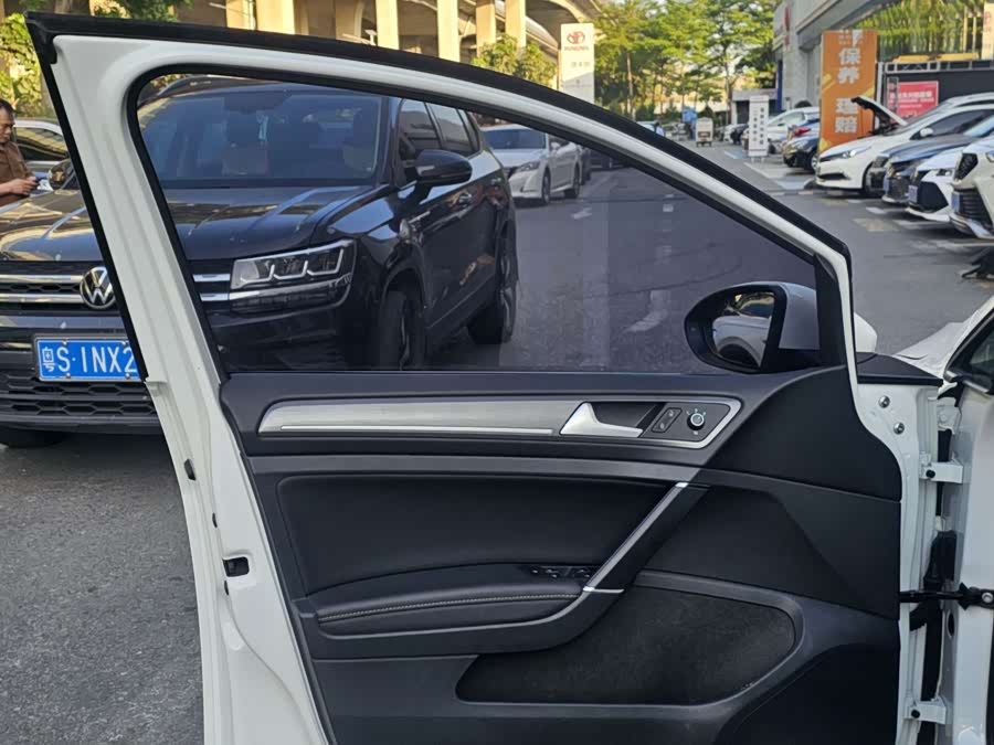 Volkswagen Golf 2016 car image #5