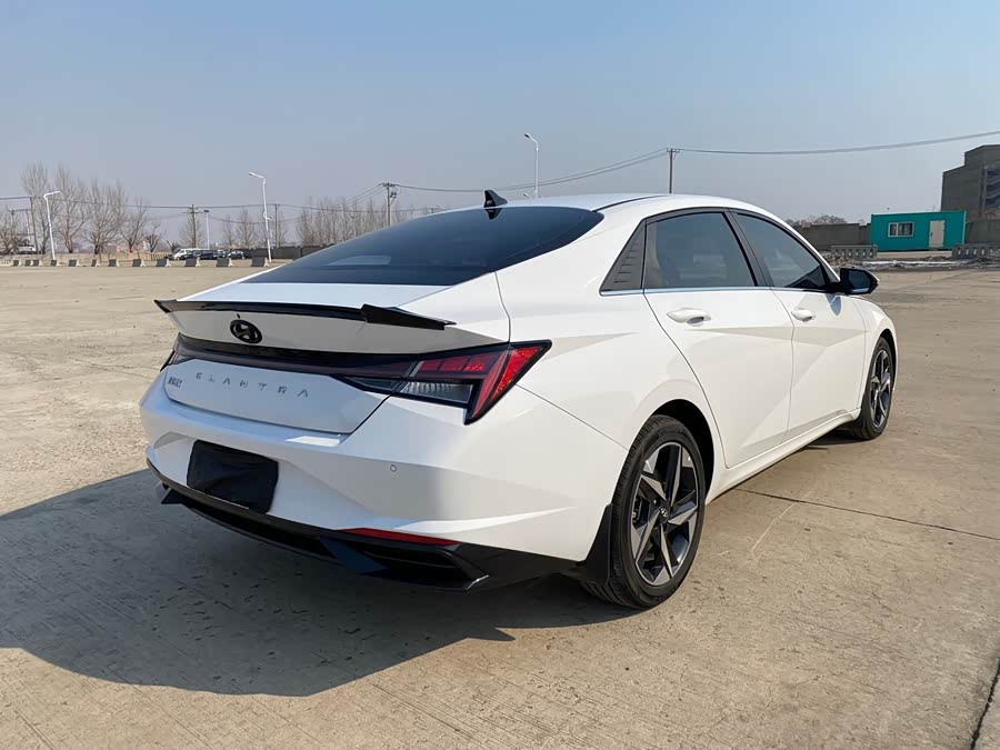 Hyundai Elantra 2022 car image #5