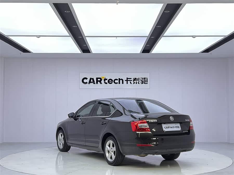 Skoda Octavia 2015 car image #5