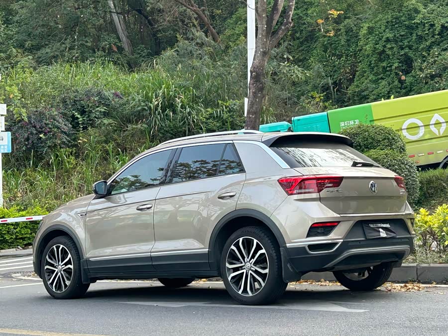 Volkswagen T-Roc 2019 car image #5