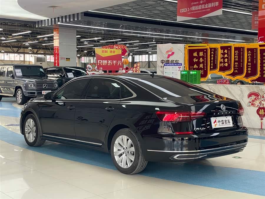 Volkswagen Passat 2020 car image #5