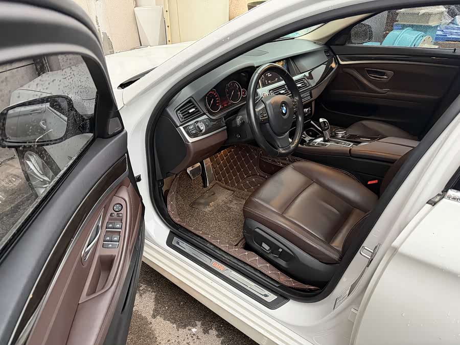 BMW 5 Series 2017 immagine di auto #5