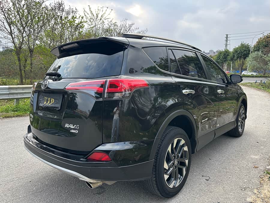 Toyota RAV4 2017 imagem de carro #5