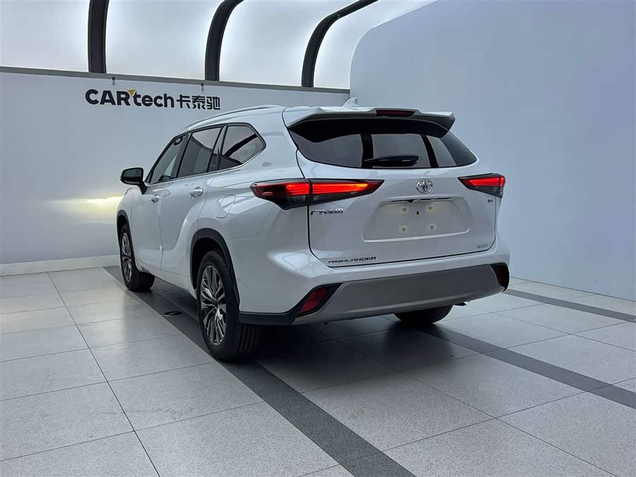 Toyota Highlander 2026 car image #5