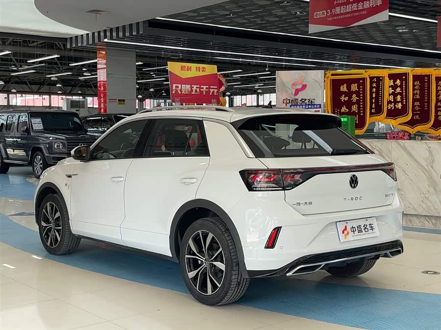 Volkswagen T-Roc 2024 car image #5