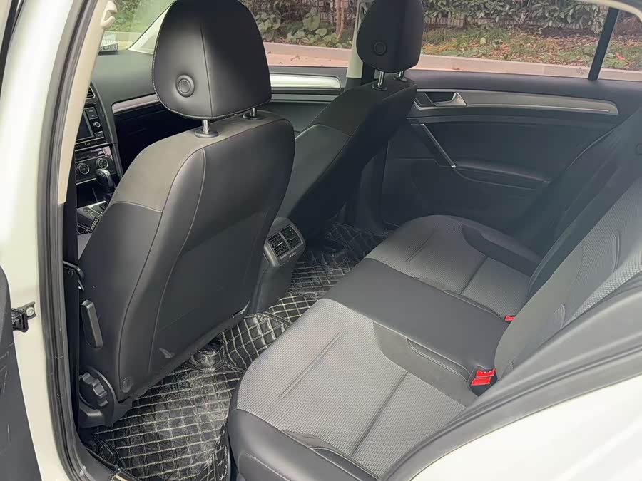 Volkswagen Golf 2015 car image #5