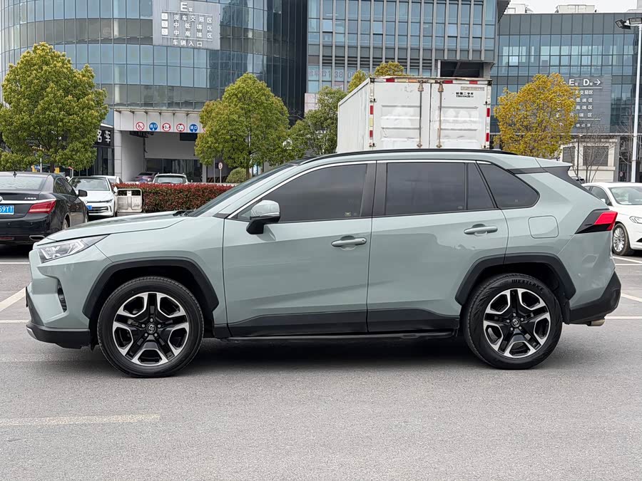 Toyota RAV4 2020 car image #5