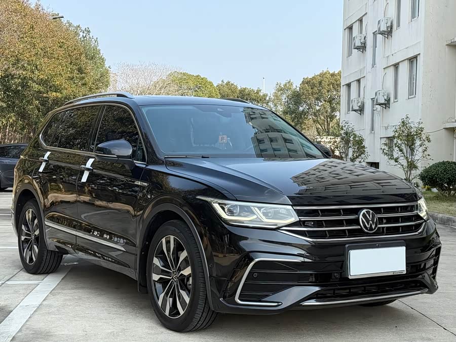 Volkswagen Tiguan L 2021 car image #5
