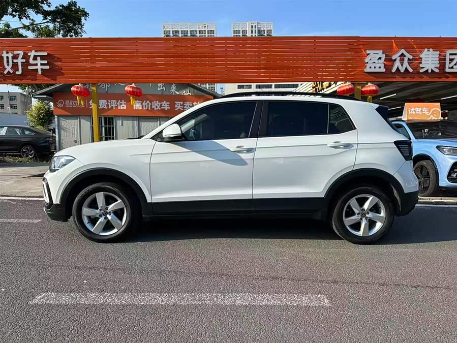 Volkswagen T-Cross 2023 car image #5