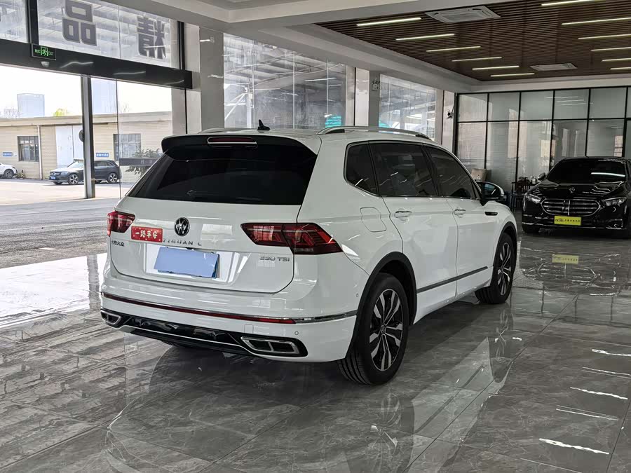 Volkswagen Tiguan L 2022 immagine di auto #5