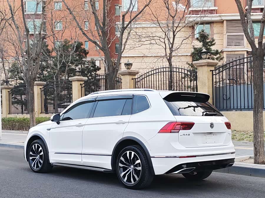 Volkswagen Tiguan L 2020 #5 Volkswagen Tiguan L 2020 car image #5