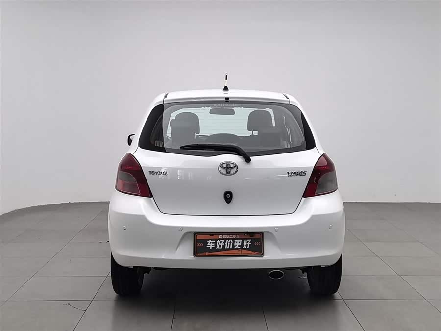 Toyota Yaris 2011 car image #5