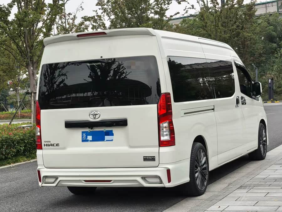 Toyota 2023 car image #5