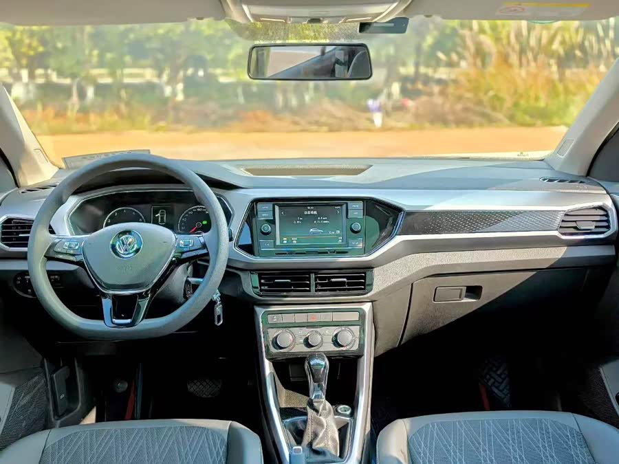 Volkswagen T-Cross 2019 #5 Volkswagen T-Cross 2019 car image #5