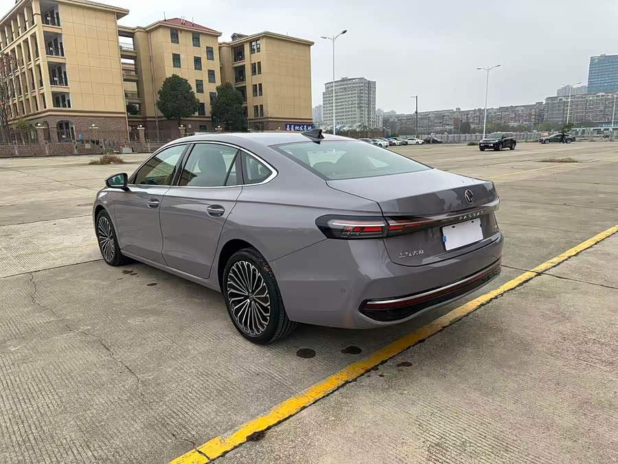 Volkswagen Passat 2024 صورة سيارة #5