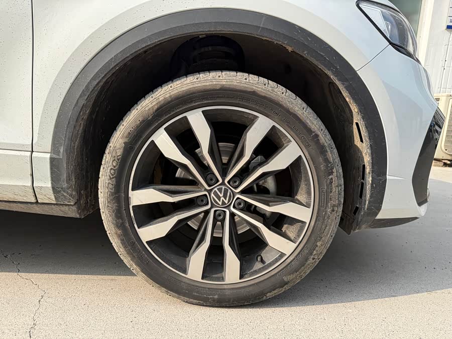 Volkswagen T-Roc 2022 car image #5