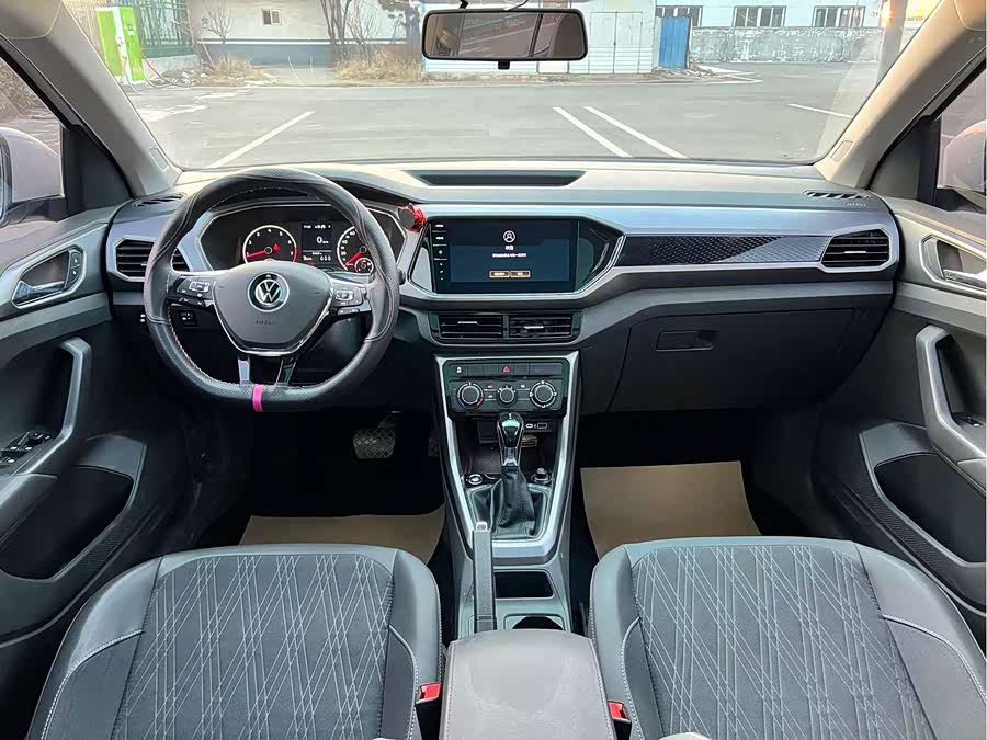 Volkswagen T-Cross 2021 #5 Volkswagen T-Cross 2021 car image #5