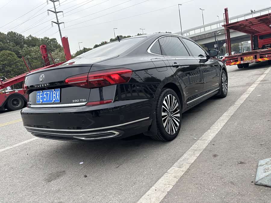 Volkswagen Passat 2021 car image #5