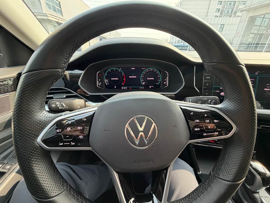 Volkswagen Passat 2023 صورة سيارة #5