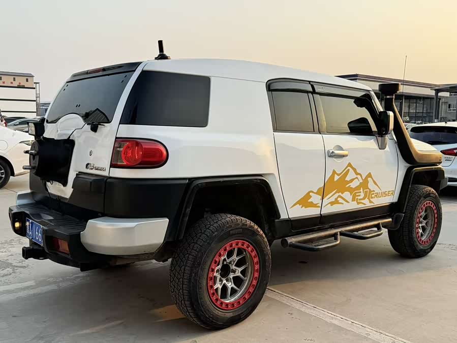 Toyota FJ Cruiser 2008 immagine di auto #5