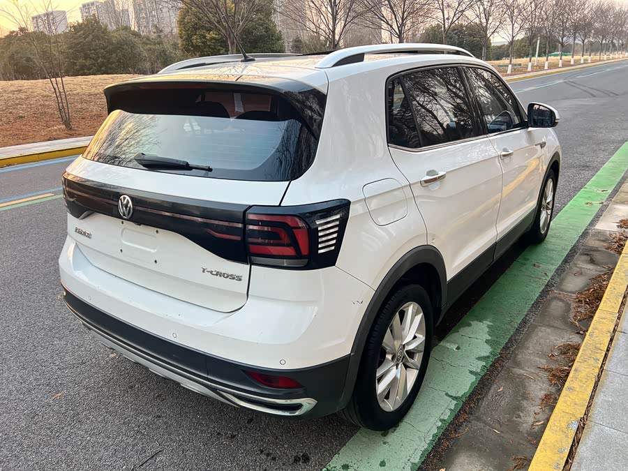 Volkswagen T-Cross 2021 #5 Volkswagen T-Cross 2021 car image #5