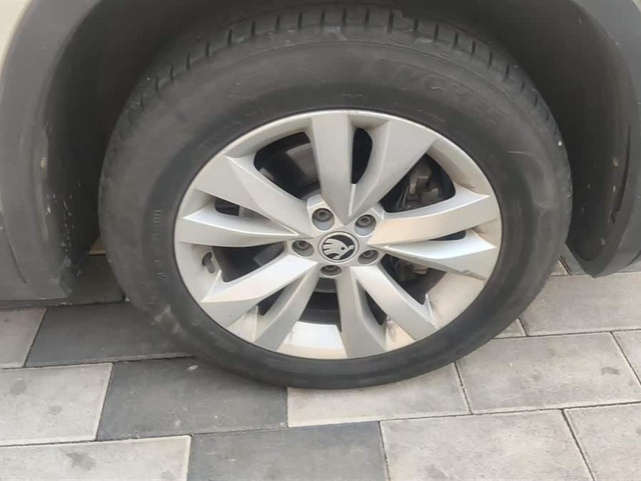 Skoda Kamiq 2019 imagen de coche #5